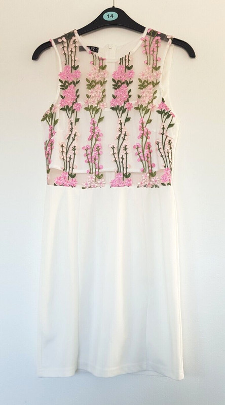 Quiz Ladies Day/Evening/Occasion Dress in White & Embroidered Design Size 8