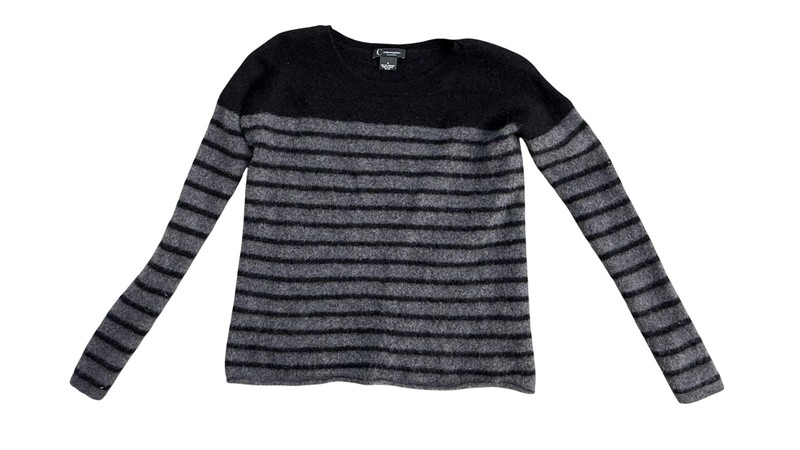 C By Bloomingdale’s Sweater Womens Medium Gray Black Striped Cashmere Crewneck