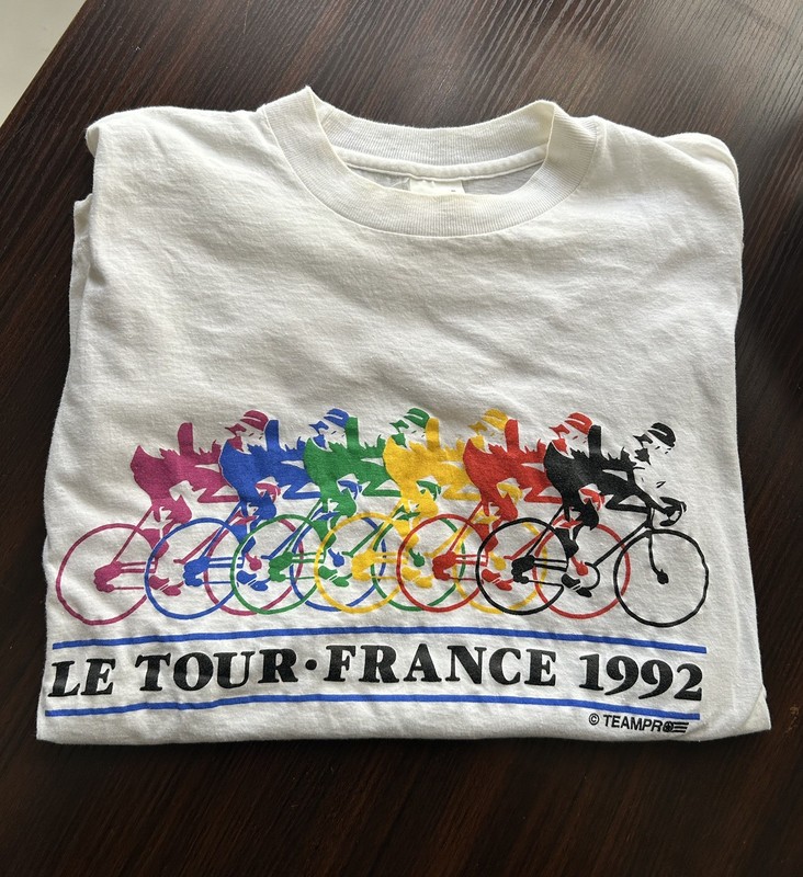 Rare Vintage “Tour de France Paris” Cyclist Graphic T-Shirt M 1992 rainbow