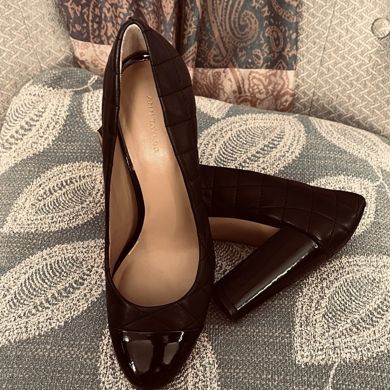 Ann Taylor Black Patent Leather Quilted Almond Toe Block Heel Pumps 7.5M