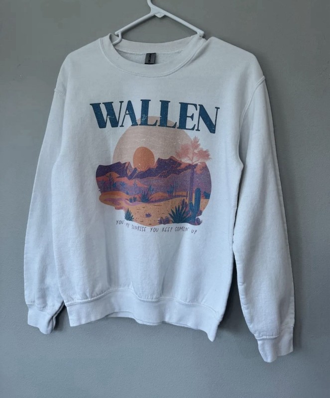 Gildan Heavy Blend White Crewneck Pullover Sweatshirt WALLEN Graphic Print S