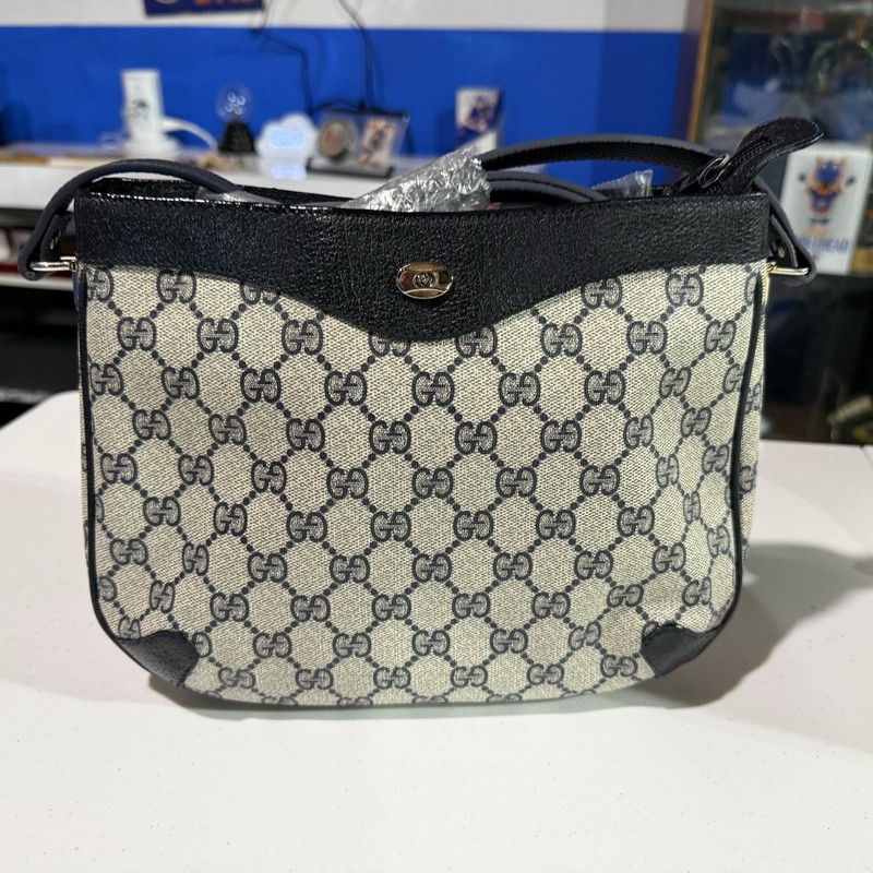gucci gg supreme shoulder bag