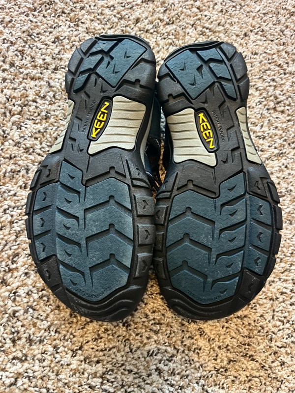 Keen Men's sz 9.5 M Newport H2 Hiking Sandals Navy Closed Toe Waterproof Hiking gallery