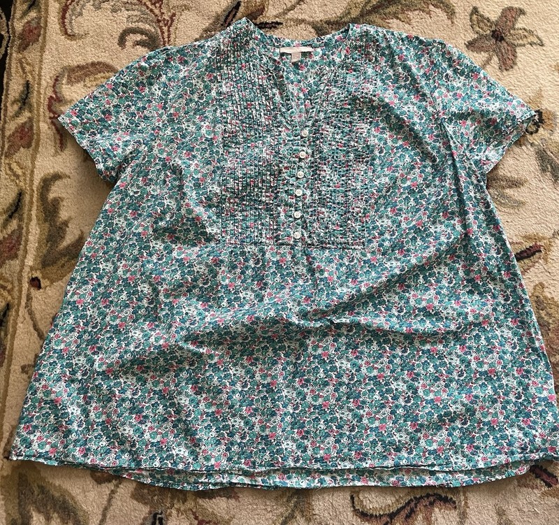 Woman Within Women’s Plus 1X Green Floral V-Neck Button Woven Cotton Blouse