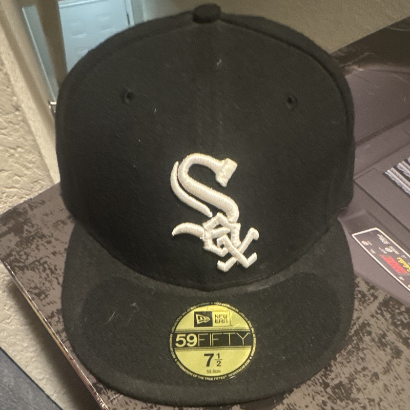 New Era Chicago White Sox 59FIFTY Black Fitted Baseball Cap Men’s 7 1/2