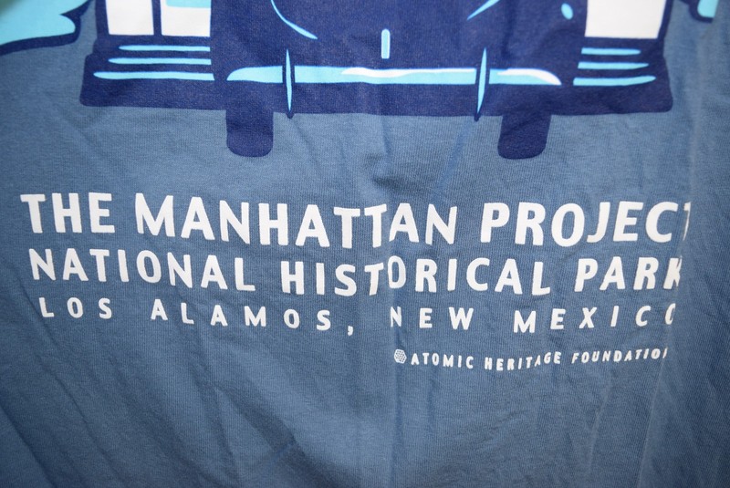 Manhattan Project National Park Service Los Alamos NM Main Gate T-Shirt MENS L gallery