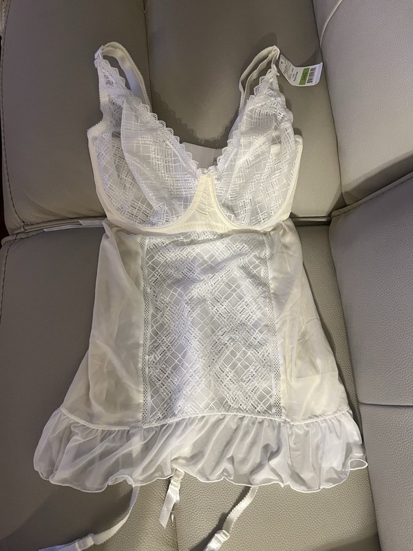 Brand New With Tag Pearl White Bridal Nightie Size 34 G.