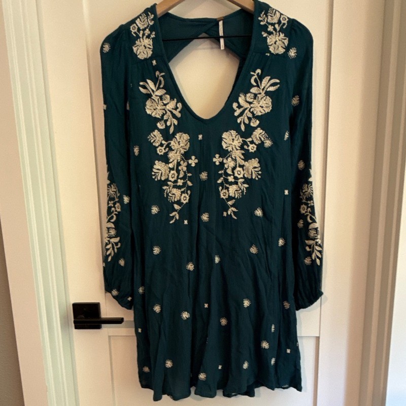 Free People Blue/White Floral Embroidered Cutout Back V-Neck Mini Dress S