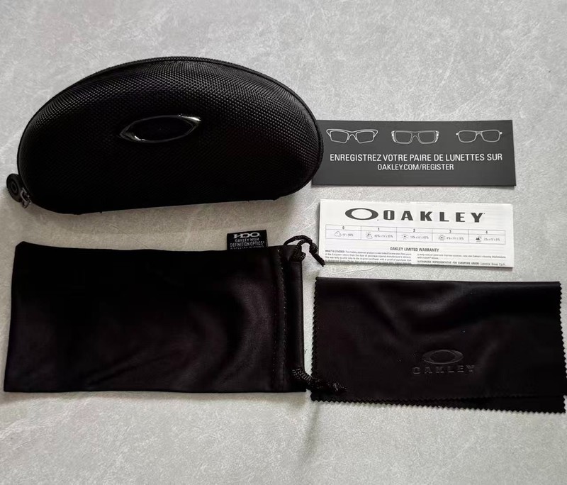 Gafas de sol Oakley CLIFDEN Mt azul translúcido PRIZM POLARIZADAS OO9440-05* gallery