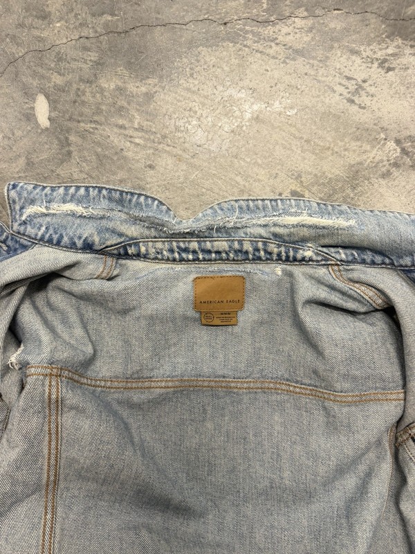 American Eagle Women’s Jacket Medium Blue Light Wash Denim Distressed gallery