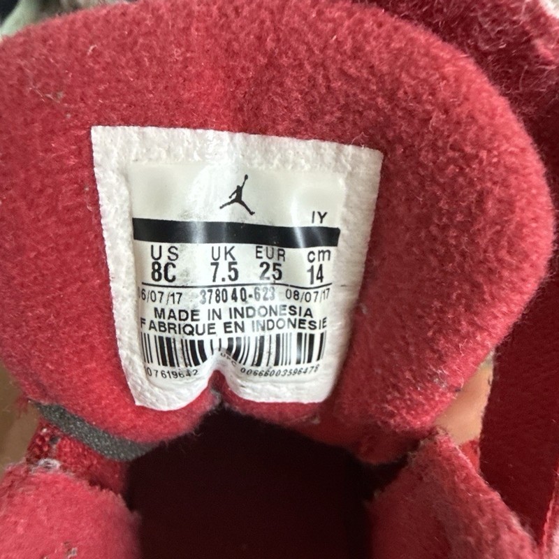 Jordan Air Jordan 11 Red Kids Sneaker 8C Hook & Loop Patent Leather 2017