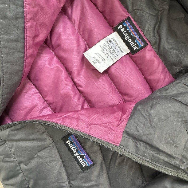 Women’s Patagonia Down Sweater Hoodie Jacket Size Xs Grey Pink Puff gallery