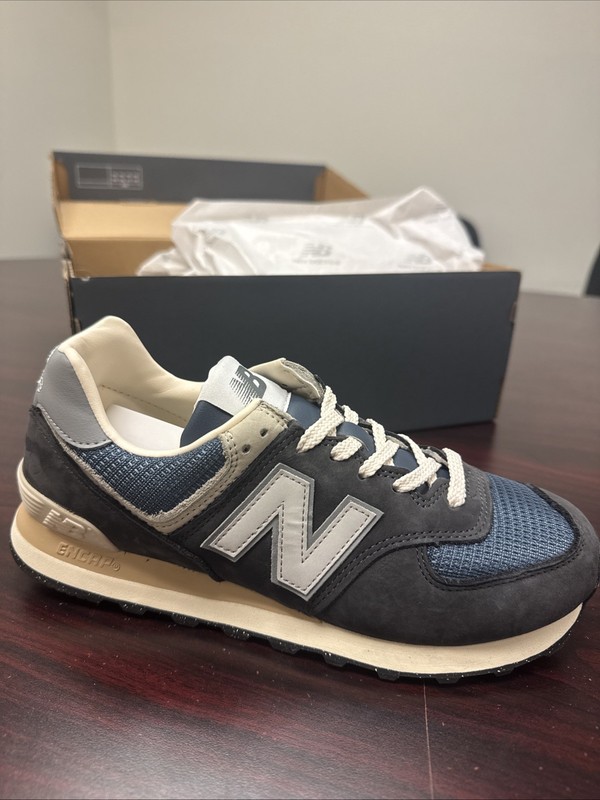 New Balance 574 U574SGG Black Grey Sneakers Men’s 7.5 Women’s 9 New In Box