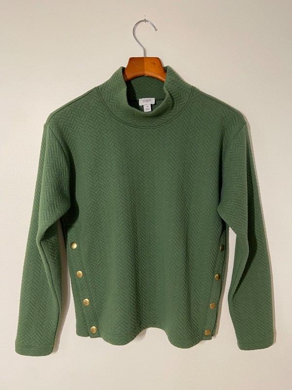 J Crew Factory quilted mock-neck sweater for women. Green. Size Small. Excellent
