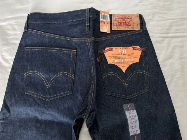 Levi's Men's 501 Original Shrink to Fit Denim Button Fly Classic Rise Jeans gallery
