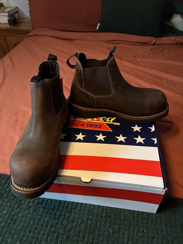 Thorogood American Legacy Crazy Horse Chelsea Nano Toe Boots Brand New size 11 gallery