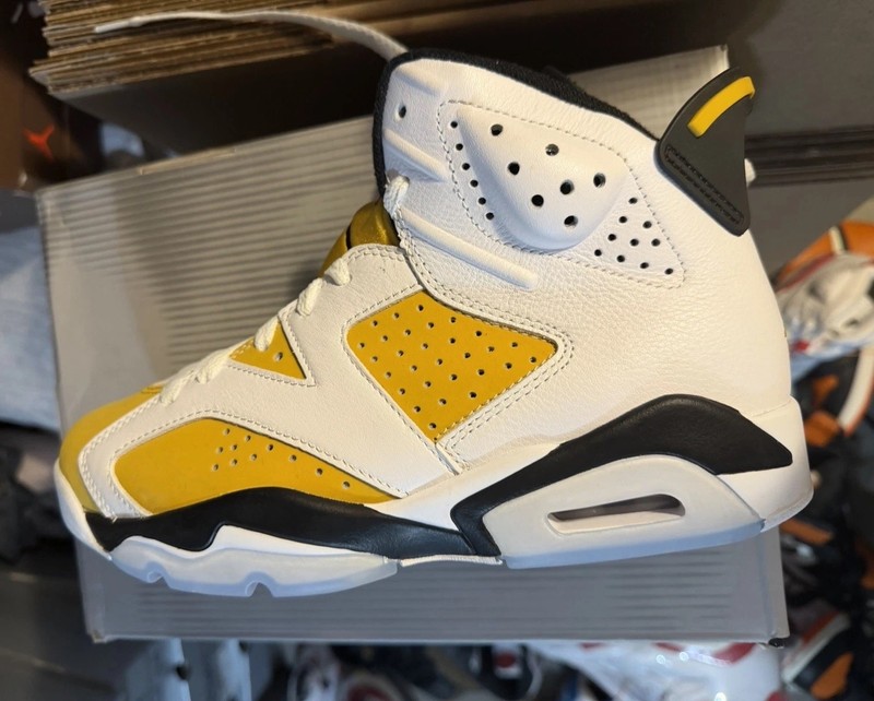 Air Jordan 6 Yellow Ochre size 7.5 deadstock replacement box
