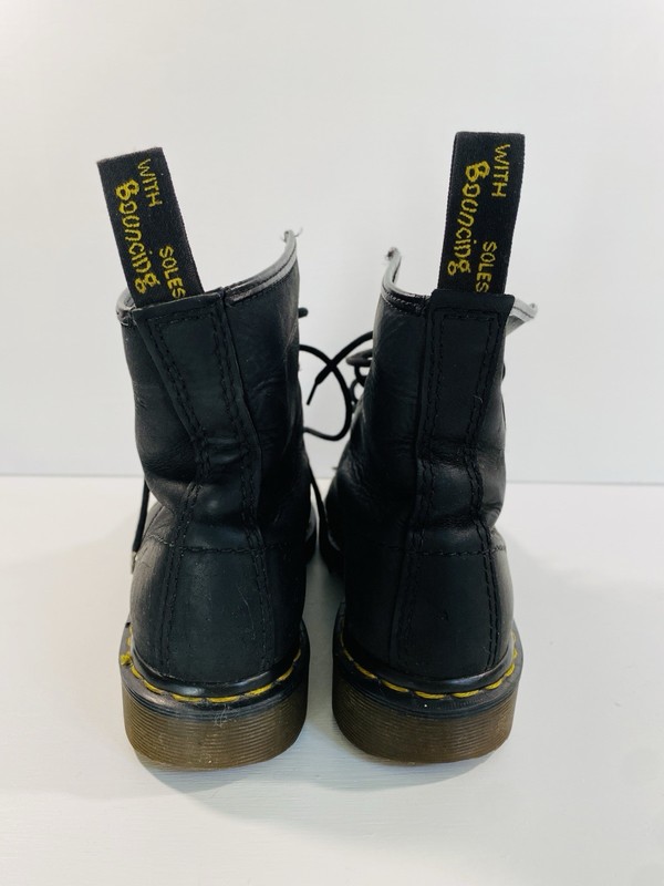 The "Original" AirWair Dr. Martens Women 9 gallery