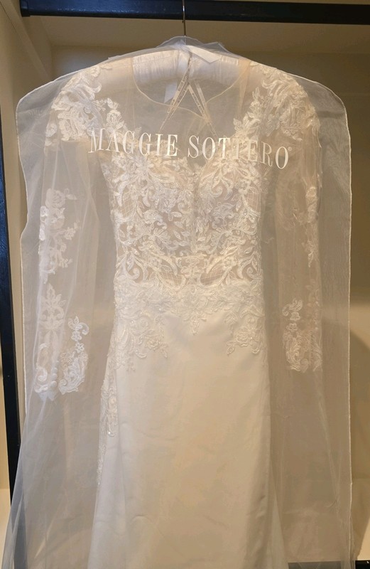 Maggie Sottero 8MS495 Wedding Dress Size 8