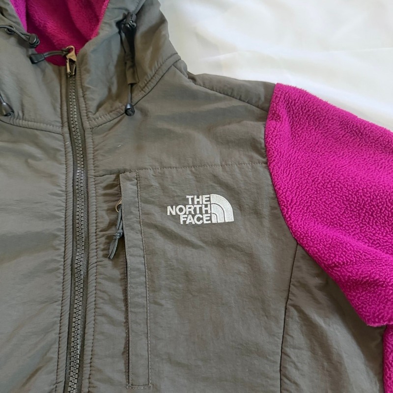 The North Face Denali Hoodie - Vintage 2011 Polartec Fleece - Pink & Charcoal. gallery