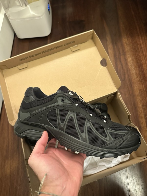 BNWT Salomon XT Whisper – Men’s – Black/Black – Size 11