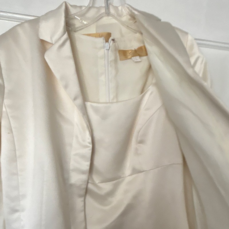 Nicole Miller Women's Ivory Silk Long Coat Button Front Pockets Lined Size 0 gallery