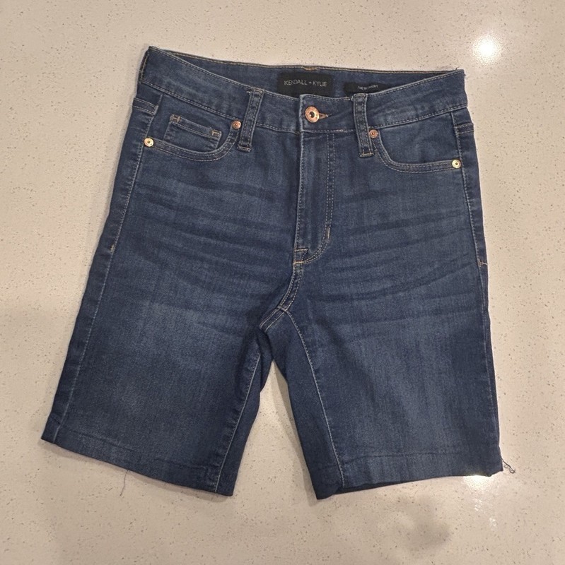 Kendall + Kylie The Bu 7 inch shorts for Women size 1/25 Preowned