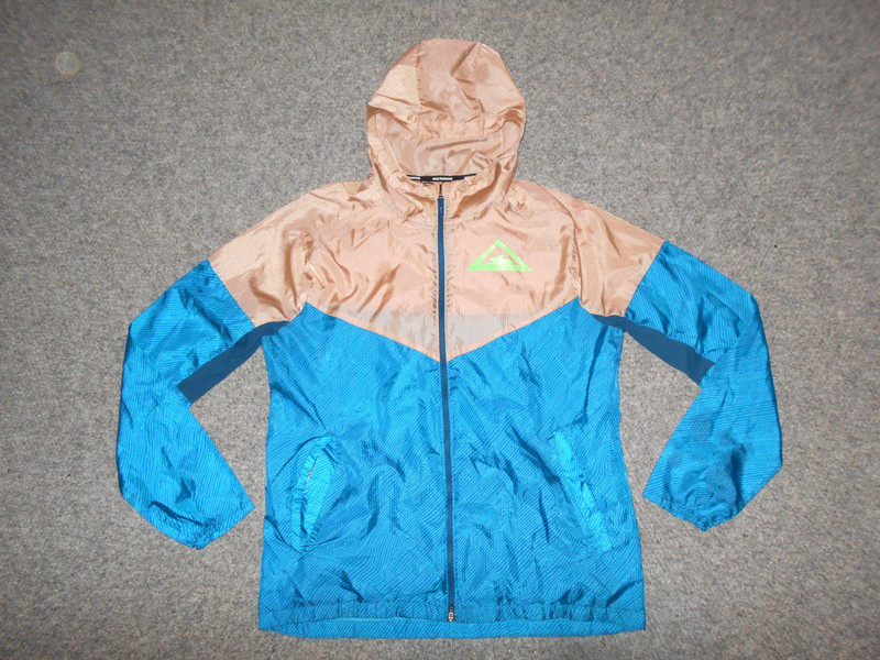 NIKE TRAIL CQ7961 RUNNING MENS MEDIUM LIGHTWEIGHT HOODED WINDRUNNER JACKET
