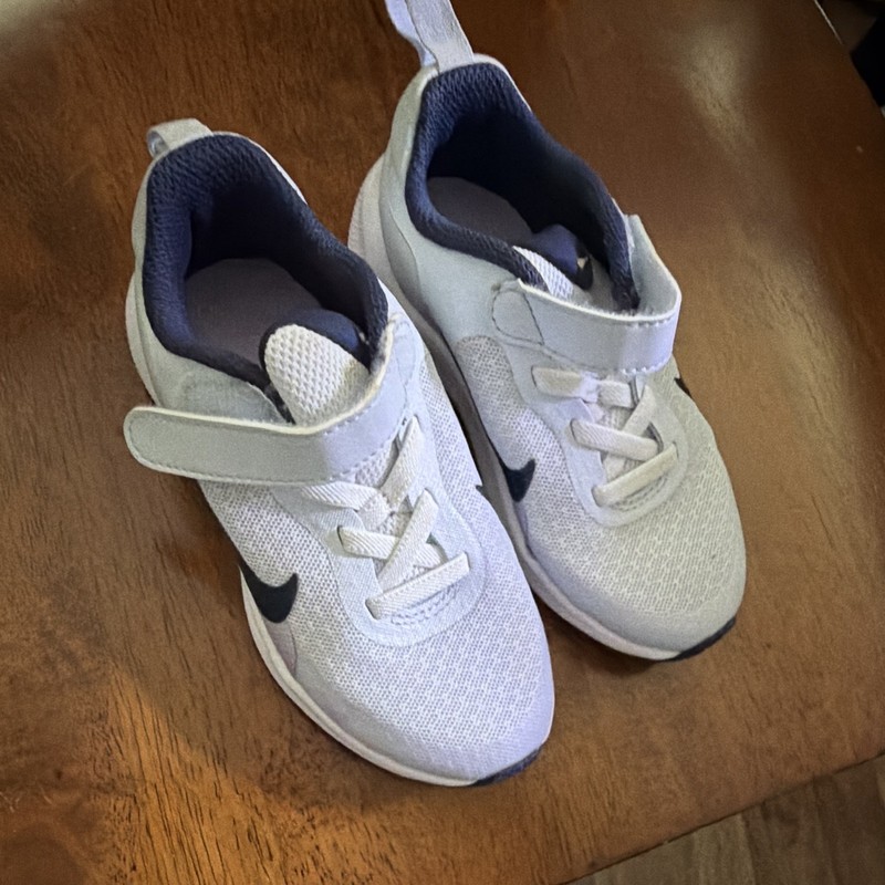 Nike Revolution 6 Unisex Kids White/Purple Mesh Hook & Loop Sneakers US 9