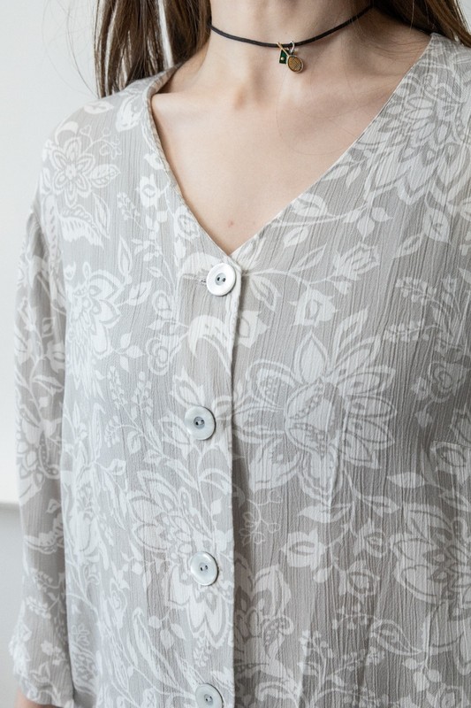 Vintage 90s Grey Floral Print Tunic Blouse Cotton Crepe Coastal Grandma Womens M gallery