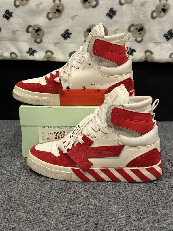 Off-White High Top Vulcanized Leather Size 8 US 41 EU White Red Arrow Virgil