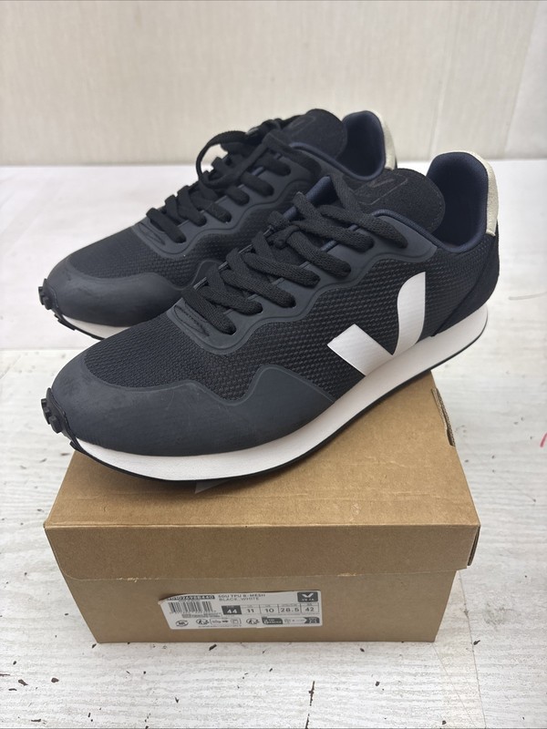 Veja Black And White SDU TPU B-Mesh Men’s Sneaker Size 11 W3