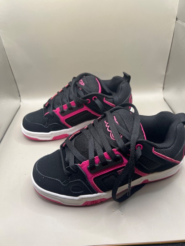 DVS Womens Comanche WOS Black & Pink Skate Shoes Size 6 US / 4.5 UK / 36.5 EU gallery