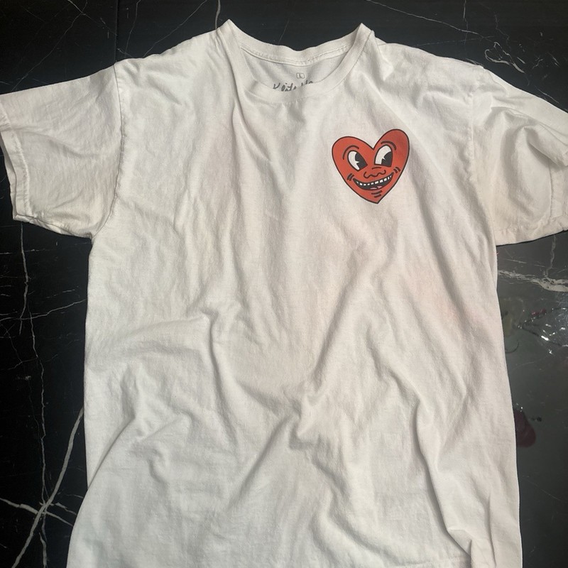 Keith Haring Men’s L White Graphic Heart Crew Neck Short Sleeve Cotton Tee
