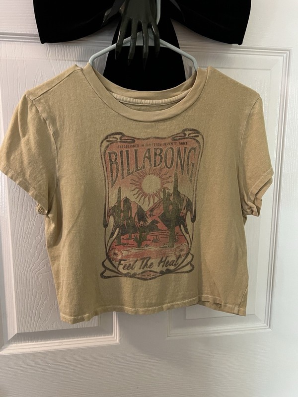 Billabong Women’s S Tan Cropped Graphic Print Crew Neck Short Sleeve T-Shirt