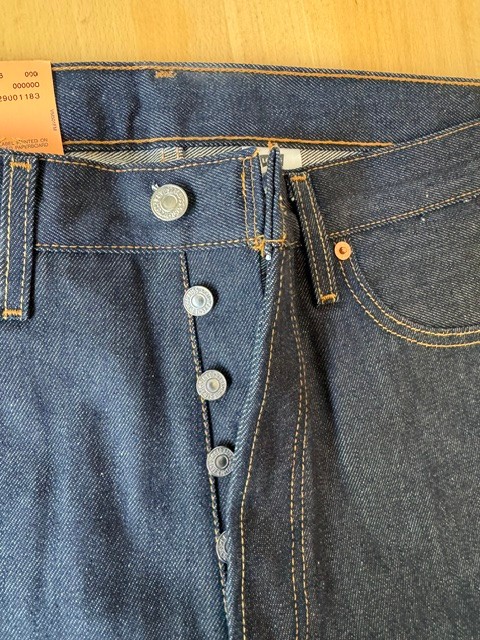 Levi's Men's 501 Original Shrink to Fit Denim Button Fly Classic Rise Jeans gallery