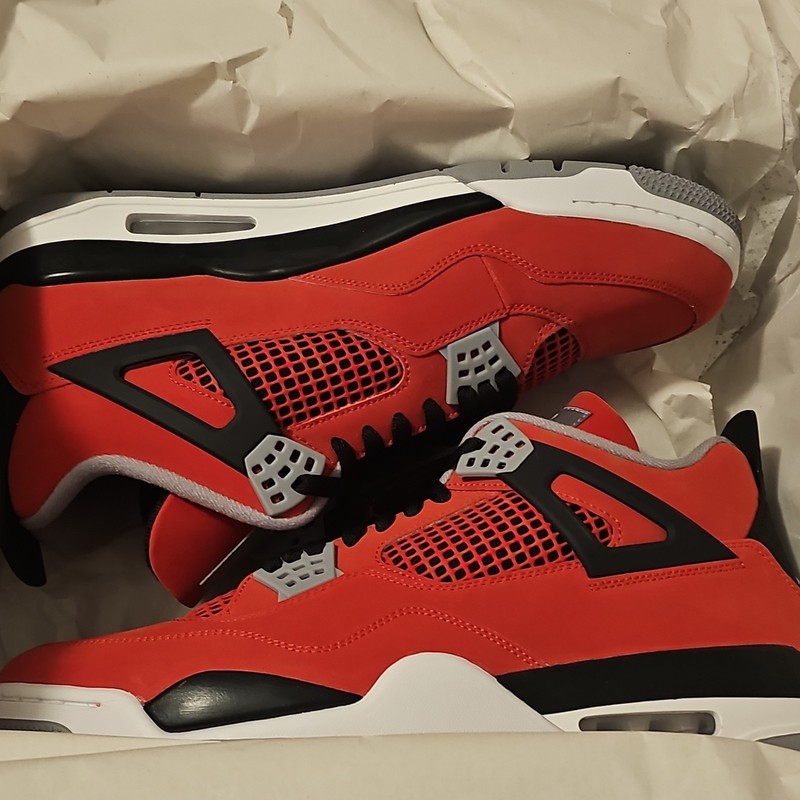 Jordan Air Jordan 4 Retro 2026 Toro Bravo Fire Red Size 13 WhiteBlack FQ8138-600