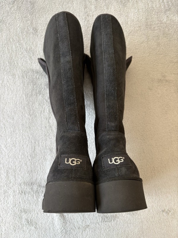 UGG Women’s Classic Tall Sheepskin Boots Size 8 Suede Fur Lined gallery