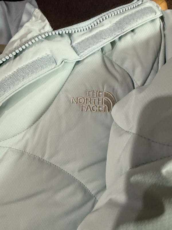 The North Face Nuptse Women's Down Insulated Quilted Zip Puffer Jacket M gallery