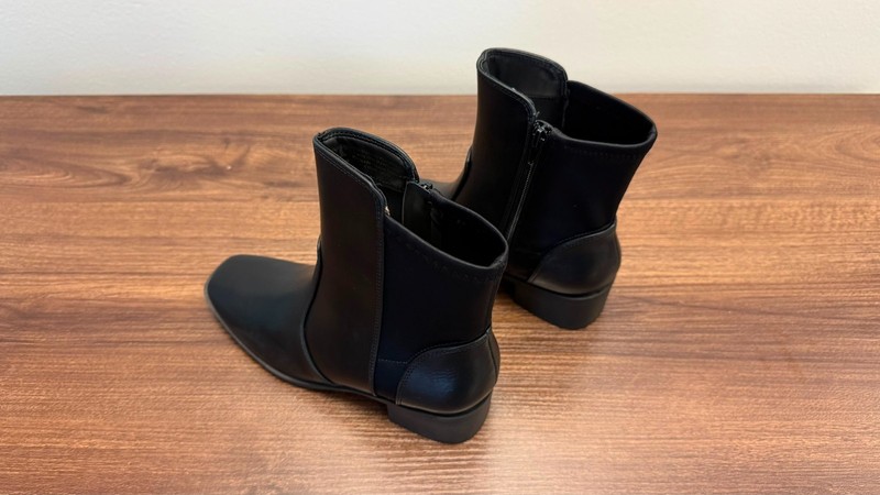 Journee Renna Women Black Pointed Toe Booties Block Heel Size 6M New gallery