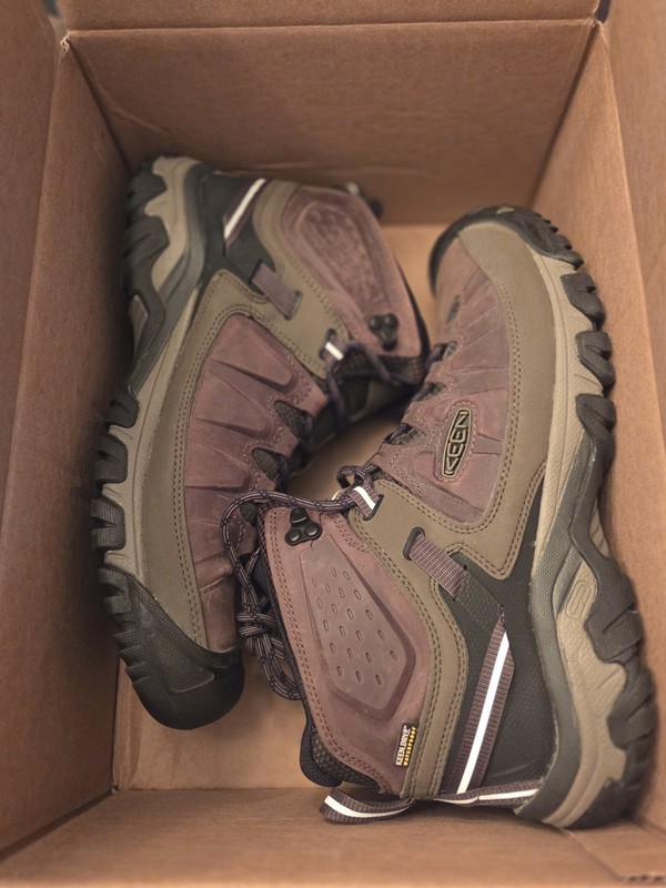 Keen Men’s Targhee III Waterproof Mid Hiking Boots Sz. 12 Black Olive/Brown