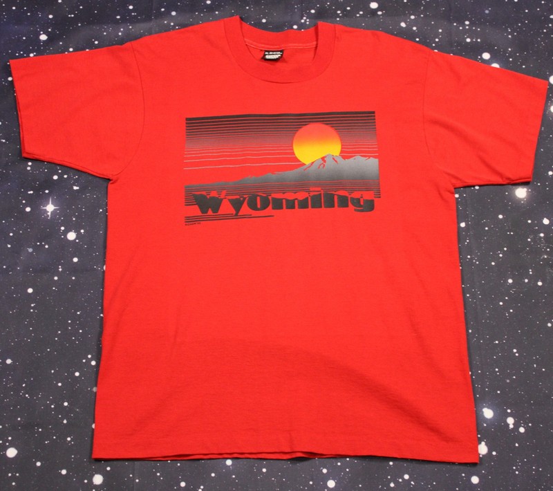 Vintage 80’s Screen Stars Best “Wyoming” Sunset Red Graphic T-shirt – X-Large