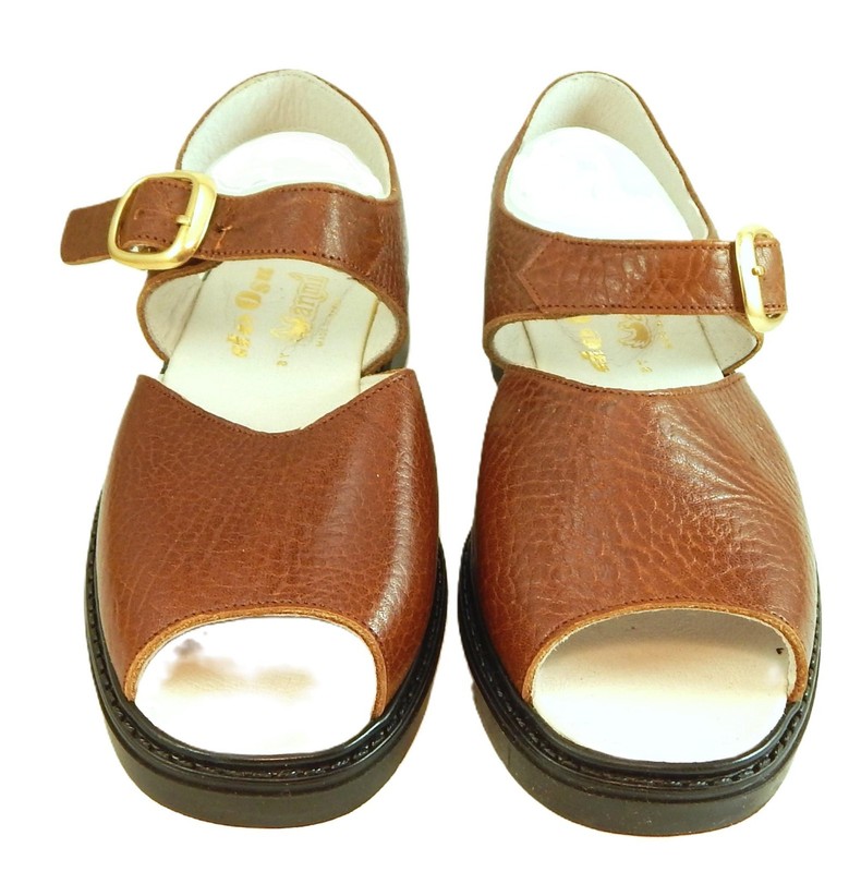 DE OSU -Spain – Girls Classic Brown Leather Buckle Sandals -European – Size 12-5