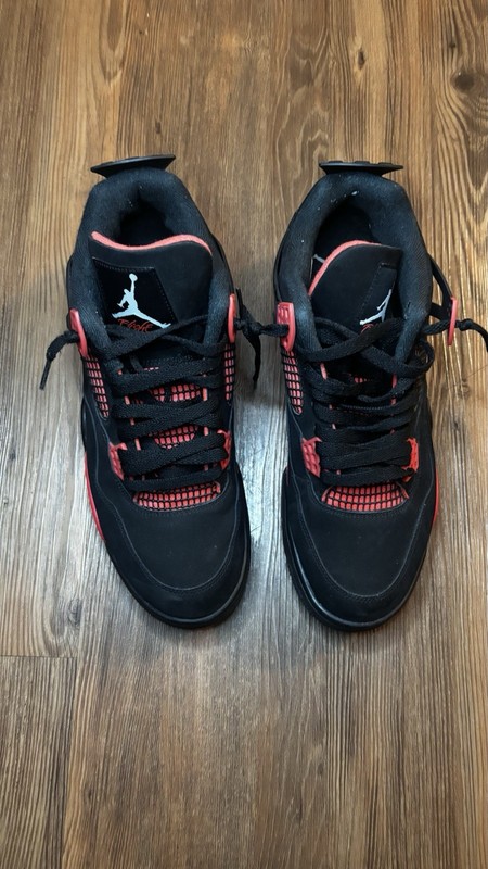 Jordan Air Jordan 4 Retro Red Thunder Men’s Mid Top Lace-Up Sneakers