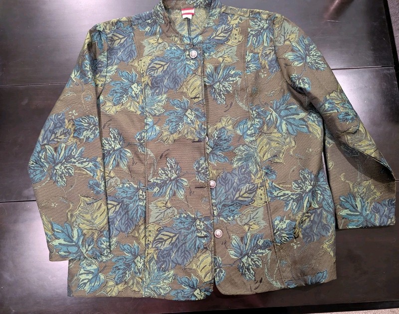 Tudor Court Women’s XX Floral Woven Button-Up Jacket