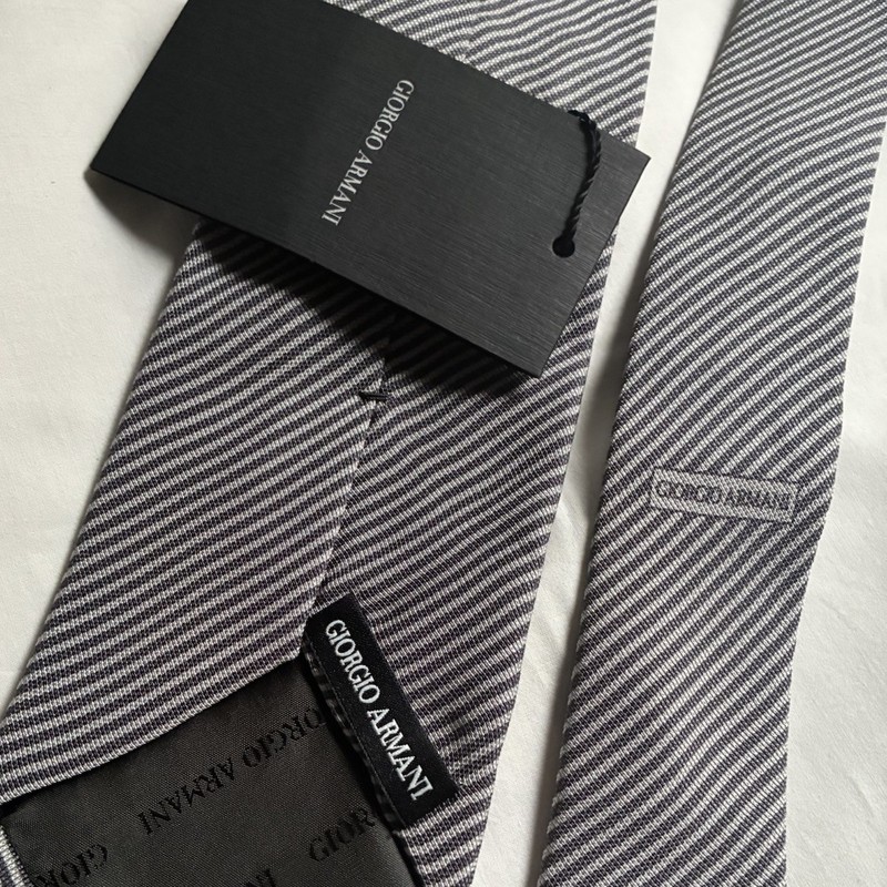GIORGIO ARMANI Vintage 100% Silk Necktie Grey Micro-Striped Diagonal Pattern NEW
