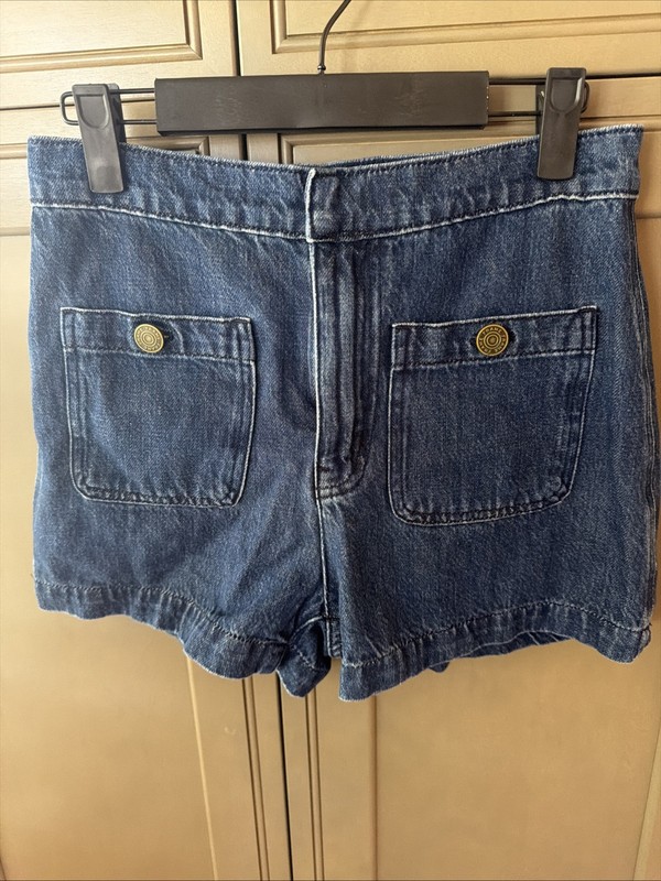 Frame Trouser Style Denim Shorts With Front Button Detail. Size 24