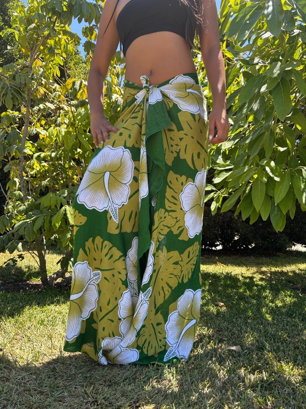 Hawaiian Design Sarong Green Yellow Tribal Hibiscus Wrap Beach Pareo Dress