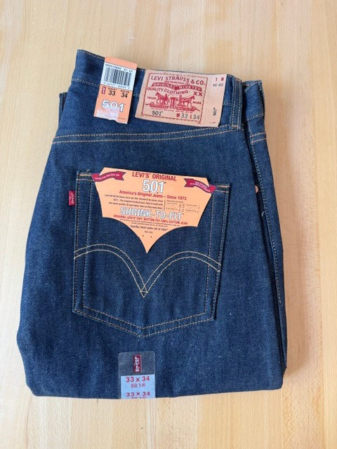 Levi's Men's 501 Original Shrink to Fit Denim Button Fly Classic Rise Jeans gallery