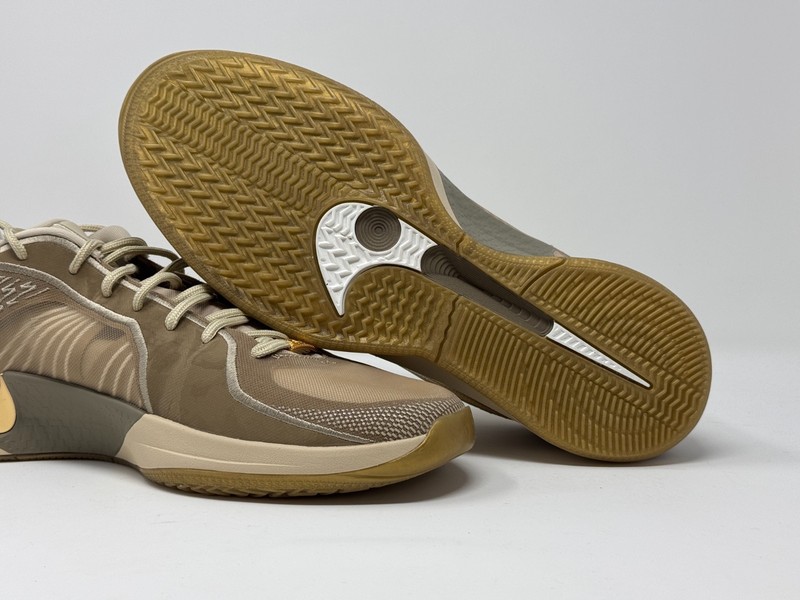 Nike Sabrina 2 NRG Stronger Than Gold HF1799-200 Women's Size 10.5 / Men's 9 gallery